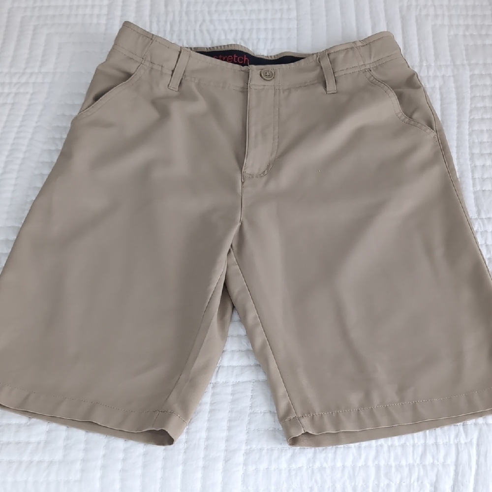 Men/Teen Tan Golf Shorts Size 18